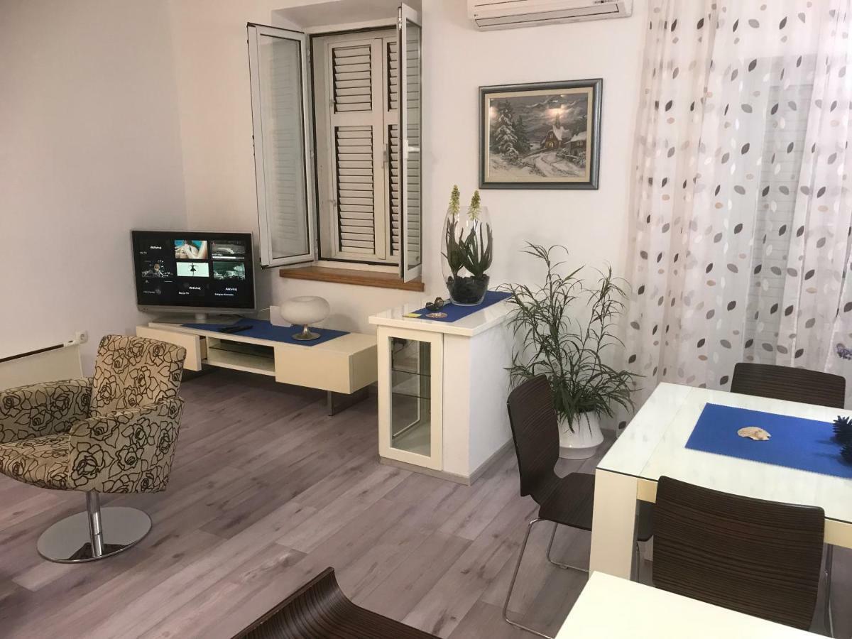 Blue Harmony Apartment สปลิท ภายนอก รูปภาพ